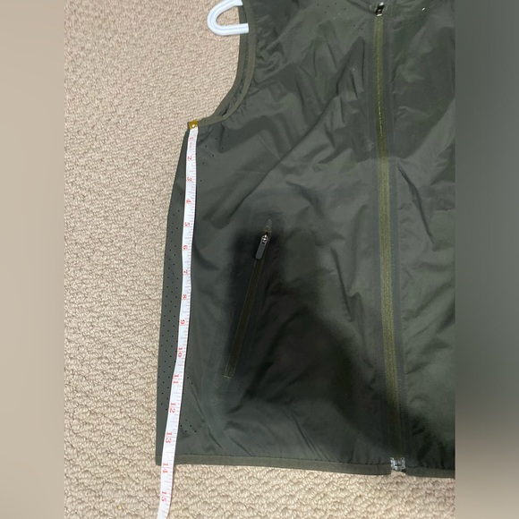 Lululemon | Like the Wind Vest Dark Olive Size 4 - Picture 15 of 16